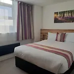 Отель Escape