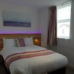 Отель Escape 3*