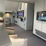 Отель Escape